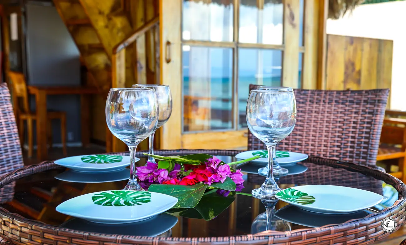 Table avec vue océan